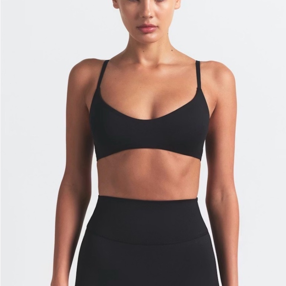 NikeSKIMS MATTE MICRO SCOOP BRA